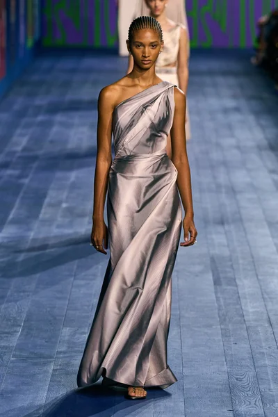 Look 24